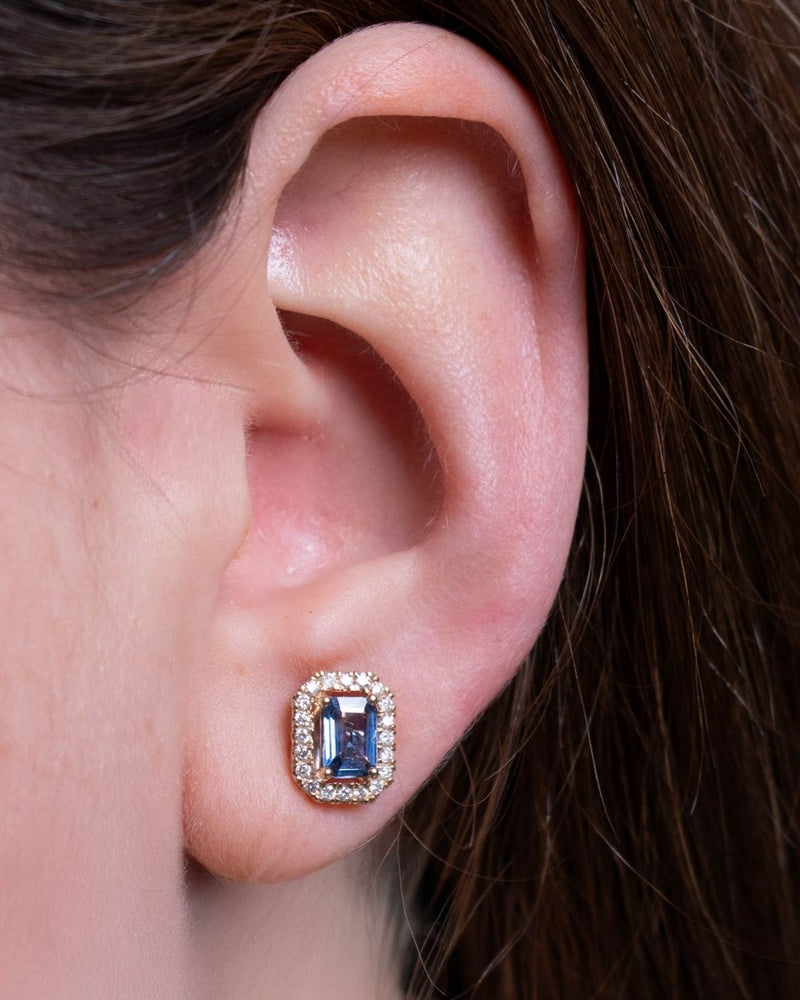 BLUE SAPPHIRE & DIAMOND HALO