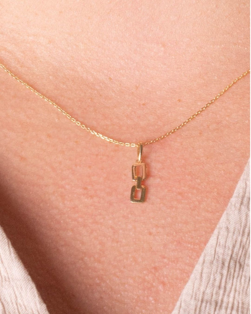 GOLD CHAIN NECKLACE
