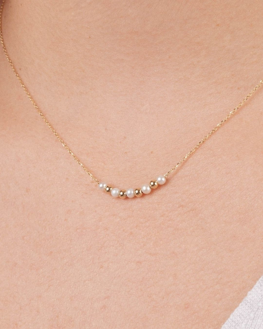 PEARLS & GOLD NECKLACE