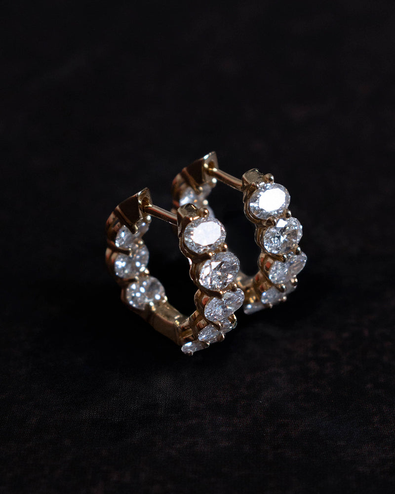 DIAMOND OVAL HOOP