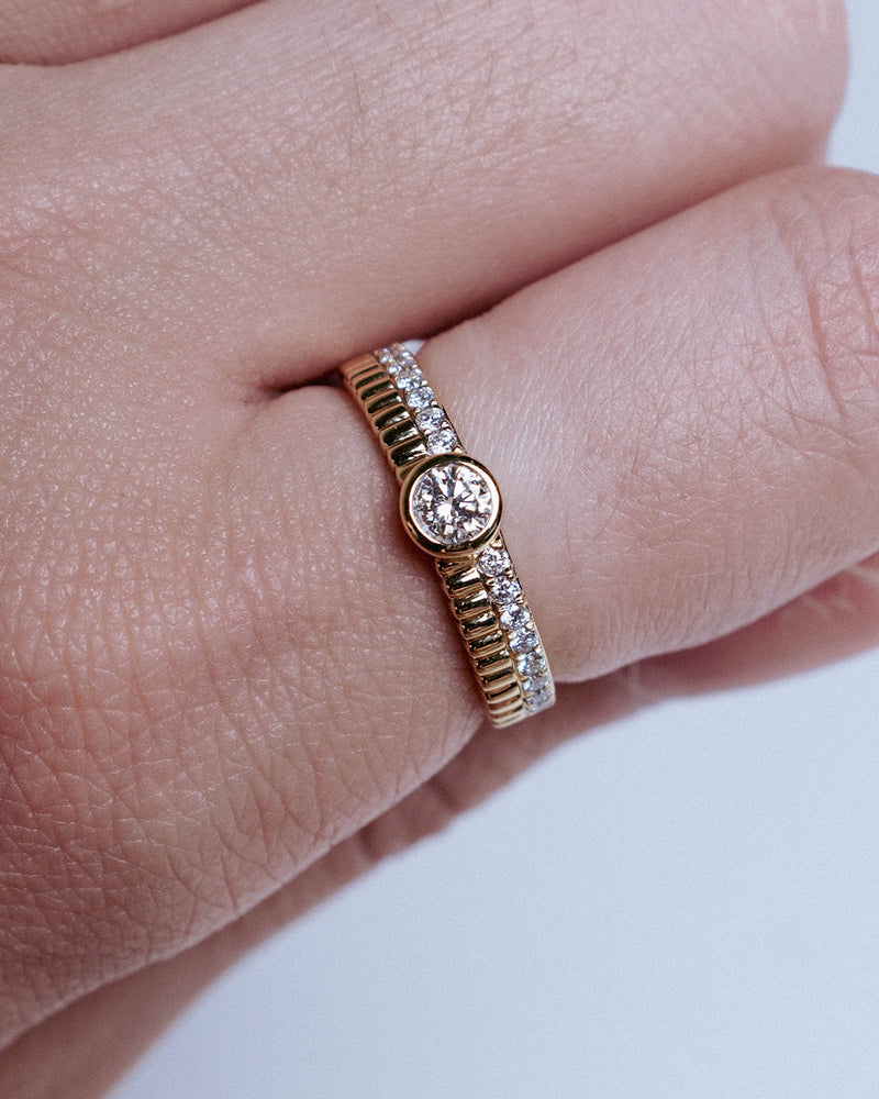 GOLD & DIAMONDS PAVE BAND