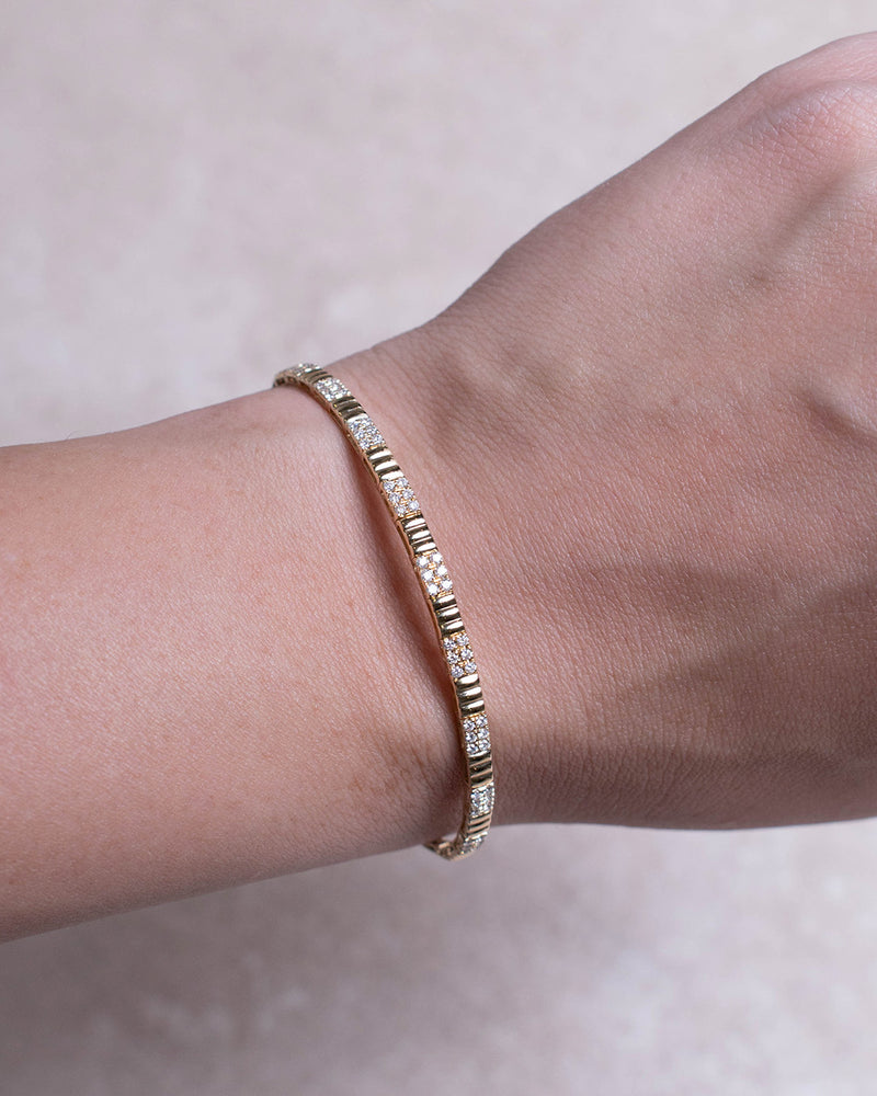 GOLD BANGLE WITH LAB DIAMONDS