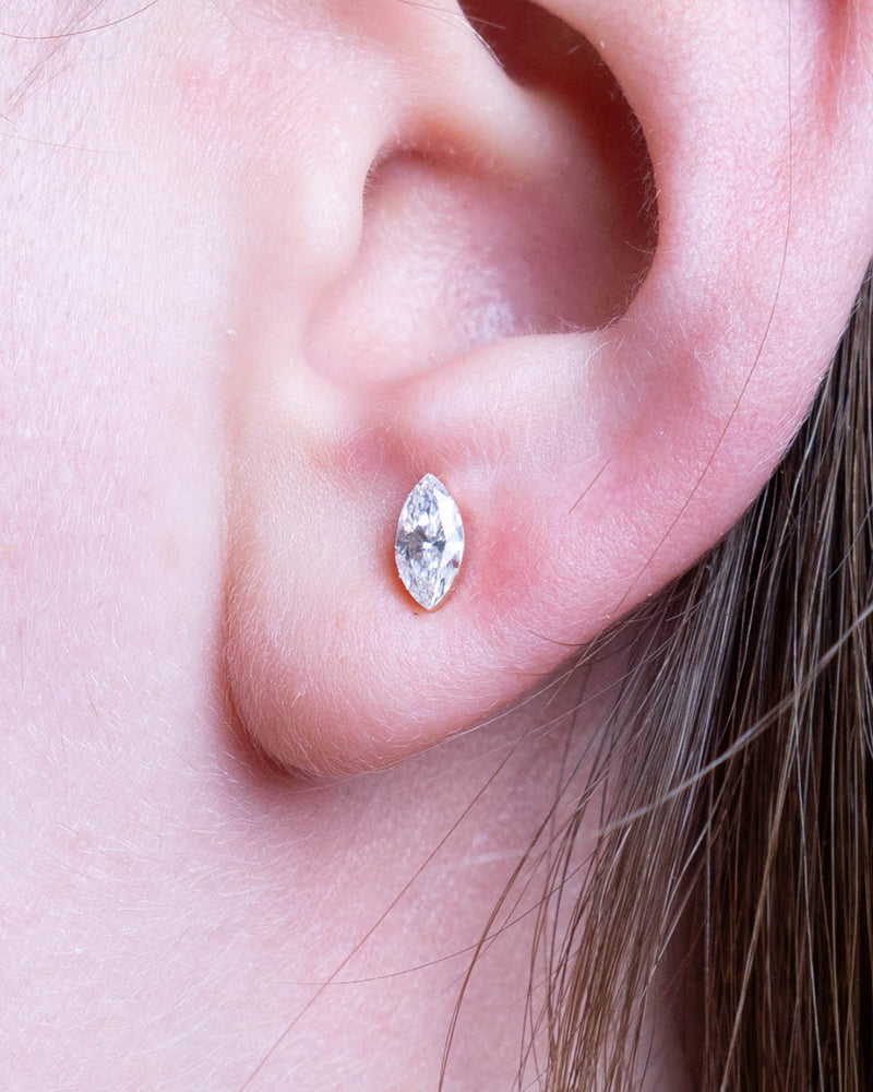 INVISIBLE SET MARQUISE STUD