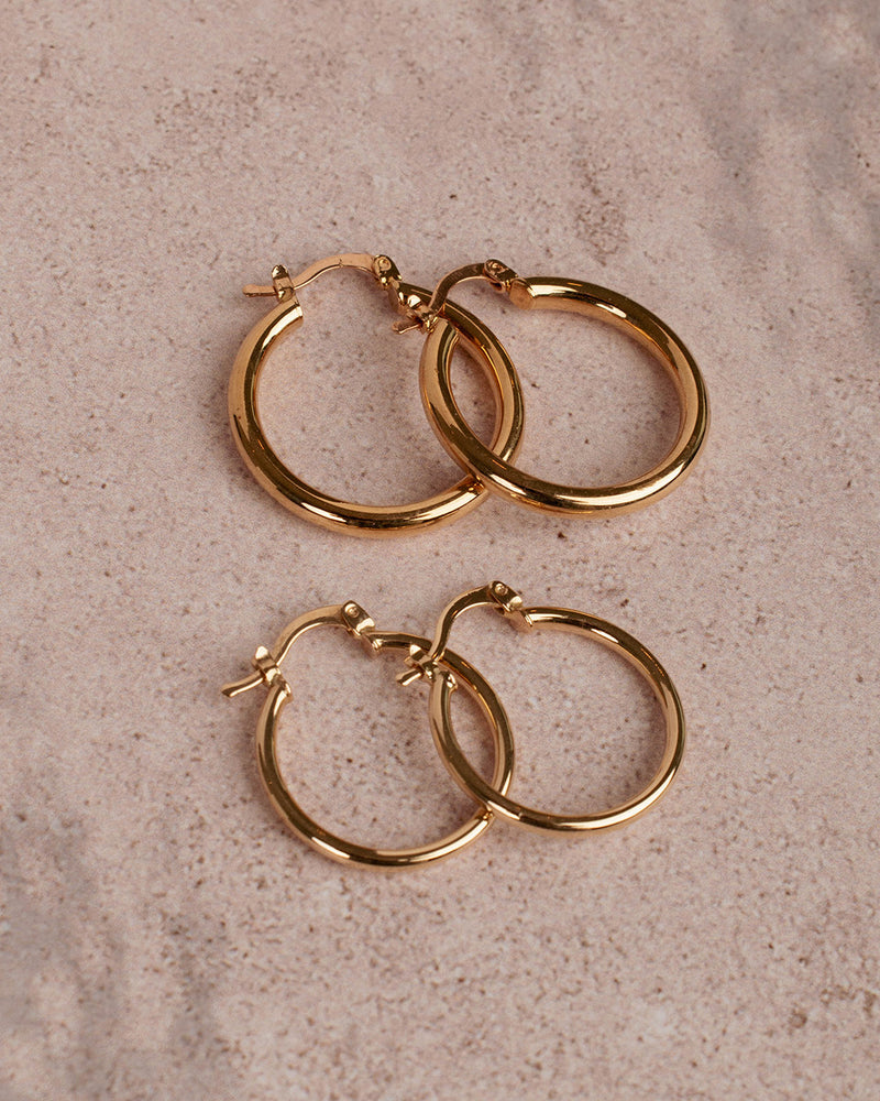 MEDIUM GOLD HOOPS