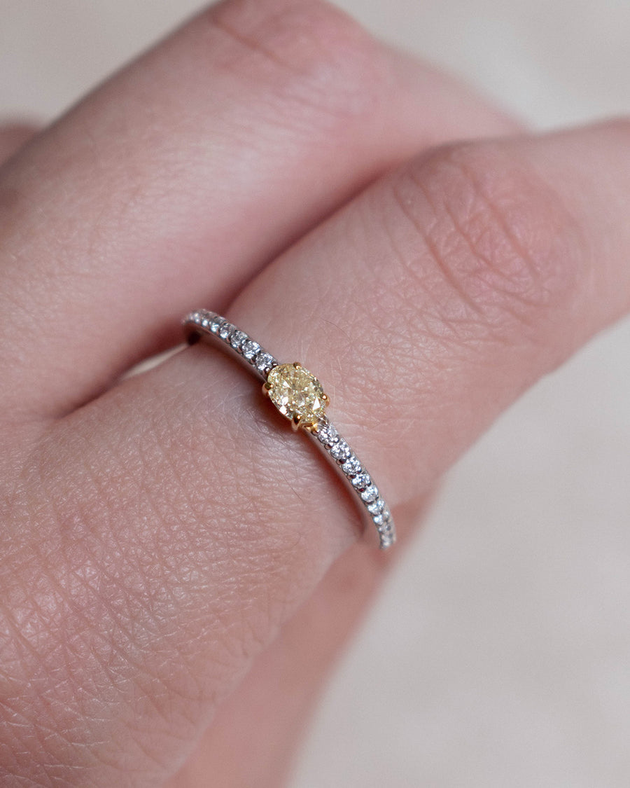 OVAL YELLOW DIAMOND BAND