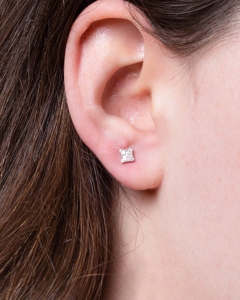 PRINCESS ILUSSION STUDS