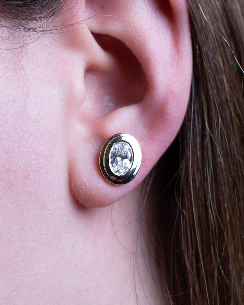ROUND DIAMOND & BEZEL EARRINGS
