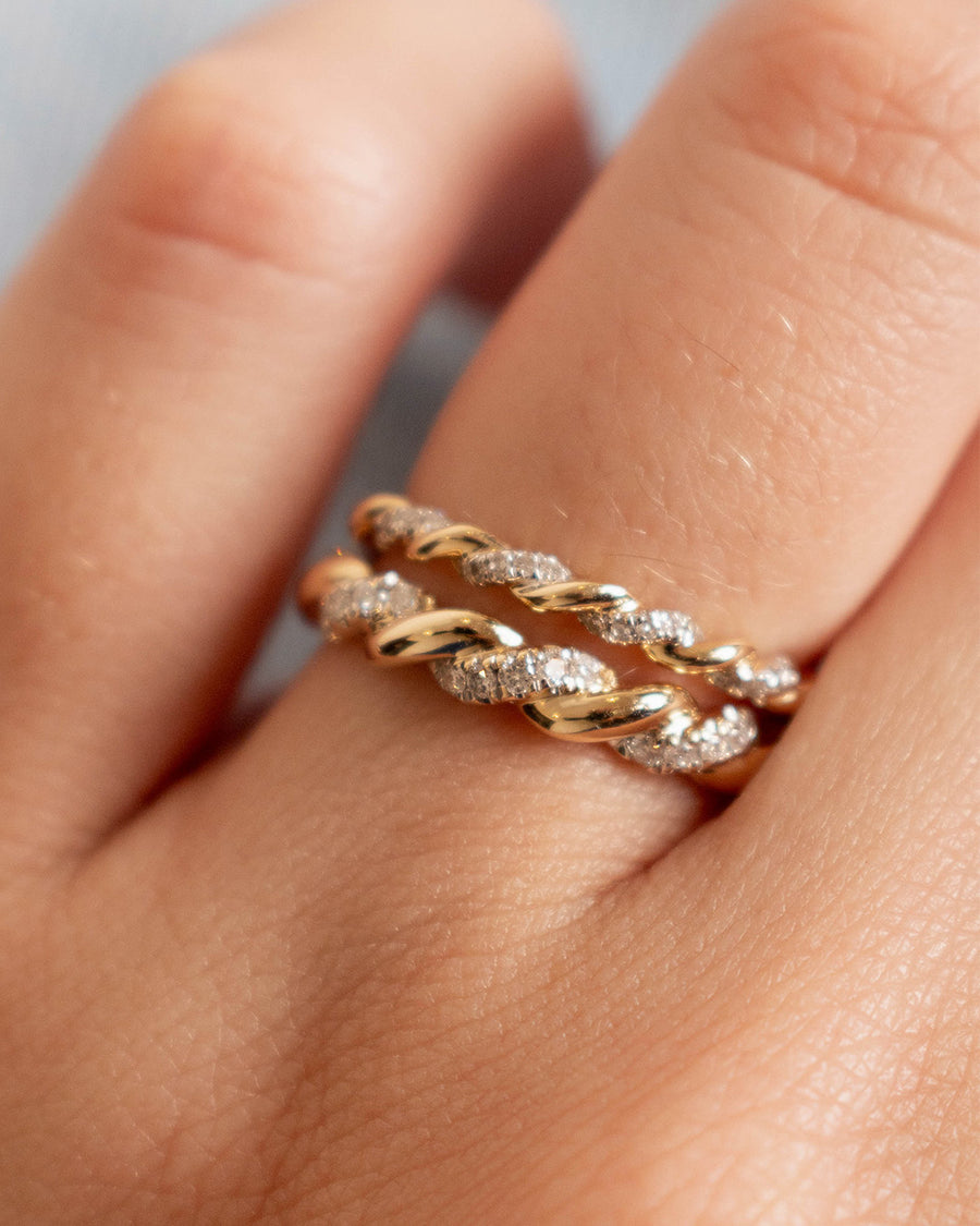 TWISTED GOLD AND DIAMOND RING